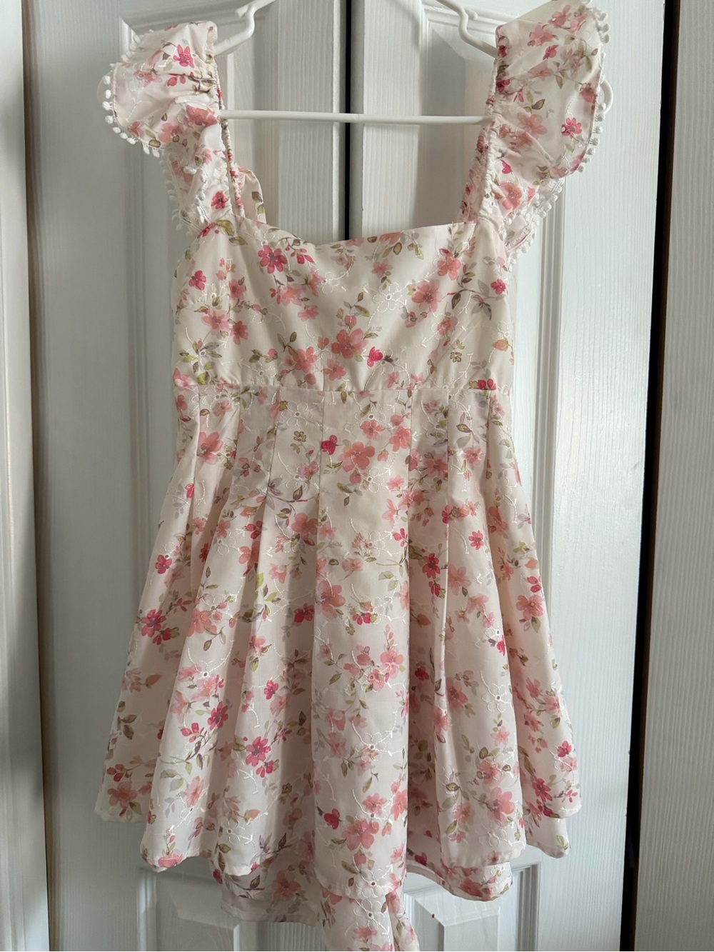 Altar'd State Cream Floral Ruffle-Sleeve Romper XS